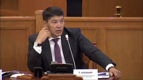 Шууд: Эмч нарын цалинг 15 хувиас илүү нэмэгдүүлэх боломжгүй, хүүхдийн тооноос хамаарч ипотекийн зээлд хамруулах гэр бүлийн тухай хуулийн төслийн талаар Т. Аубакираас тодрууллаа